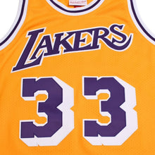画像をギャラリービューアに読み込む, 新品同様品 Mitchell&amp;Ness ミッチェルアンドネス ロサンゼルスレイカーズ カリームアブドゥルジャバー スウィングマンジャージー 1984−85 Mサイズ 中古 4a002287