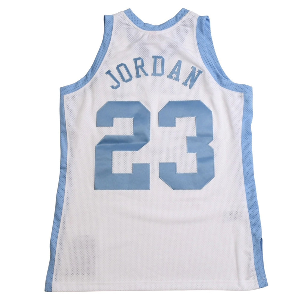Like new Mitchell&Ness Mitchell &amp; Ness University of North Carolina Michael Jordan Uniform, North Carolina Blue, Size L, Used, 4a002311