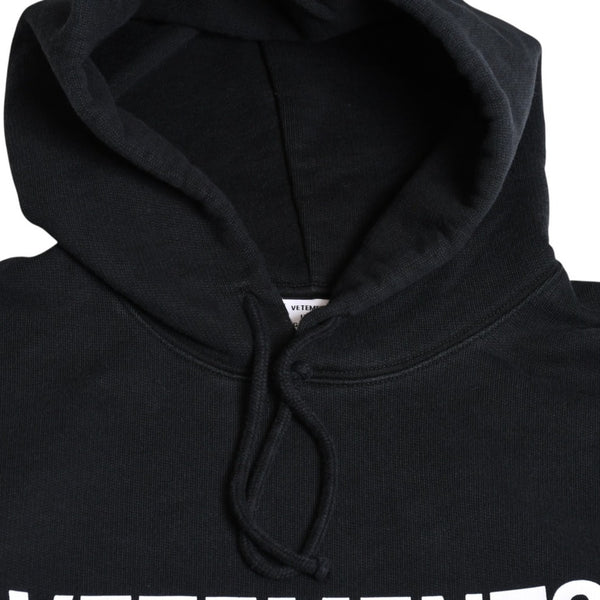 極美品 VETEMENTS ヴェトモン LIMITED EDITION ロゴパーカー プルオーバーフーディ オーバーサイズ ドロップショルダー ブラック Sサイズ 中古 4a003409