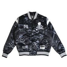画像をギャラリービューアに読み込む, 新品同様 Mitchell&amp;Ness ミッチェルアンドネス × マスターマインドワールド コラボレーション プリントサテンジャケット スタジアムジャケット スカル ボーン カモフラージュ Lサイズ 中古 4a002179