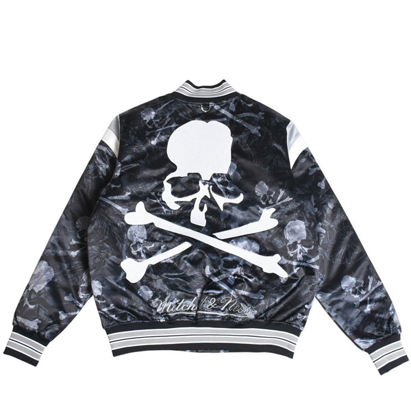 Like new Mitchell&Ness Mitchell &amp; Ness x mastermind world Printed Satin Jacket Skull Bone Camouflage Size L Used 4a002179