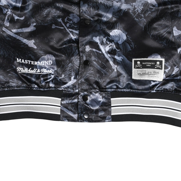 Like new Mitchell&Ness Mitchell &amp; Ness x mastermind world Printed Satin Jacket Skull Bone Camouflage Size L Used 4a002179