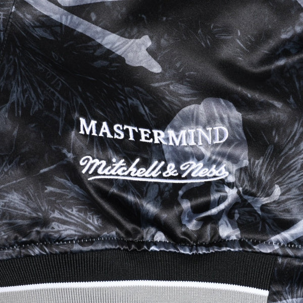 Like new Mitchell&Ness Mitchell &amp; Ness x mastermind world Printed Satin Jacket Skull Bone Camouflage Size L Used 4a002179