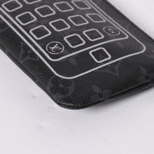 画像をギャラリービューアに読み込む, 極美品 LOUIS VUITTON ルイヴィトン iPadケース M64449 タブレットケース フラグメント ポーチ コラボ 藤原ヒロシ PVC レザー 中古 4a001936