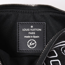 画像をギャラリービューアに読み込む, 極美品 LOUIS VUITTON ルイヴィトン iPadケース M64449 タブレットケース フラグメント ポーチ コラボ 藤原ヒロシ PVC レザー 中古 4a001936