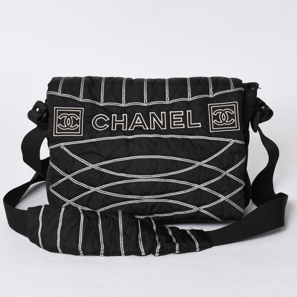 極美品 CHANEL シャネル ミニ スポーツライン ナイロン ショルダーバッグ ブラック 10番台 ココマーク ロゴ 中古 4a001923