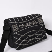 画像をギャラリービューアに読み込む, 極美品 CHANEL シャネル ミニ スポーツライン ナイロン ショルダーバッグ ブラック 10番台 ココマーク ロゴ 中古 4a001923