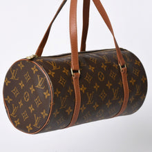 Load image into Gallery viewer, 極美品 LOUIS VUITTON ルイヴィトン パピヨン30 GM ハンドバッグ M51365 モノグラム ゴールド金具 旧型 筒型 美品 中古 4a002326