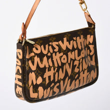 画像をギャラリービューアに読み込む, LOUIS VUITTON ルイヴィトン ポシェットアクセソワ―ル ポーチ M92193 モノグラム グラフィティ ブラウン PVC 美品 中古 4a002403