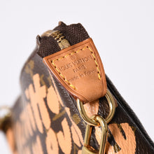 画像をギャラリービューアに読み込む, LOUIS VUITTON ルイヴィトン ポシェットアクセソワ―ル ポーチ M92193 モノグラム グラフィティ ブラウン PVC 美品 中古 4a002403