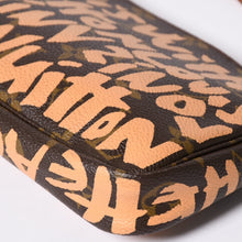 画像をギャラリービューアに読み込む, LOUIS VUITTON ルイヴィトン ポシェットアクセソワ―ル ポーチ M92193 モノグラム グラフィティ ブラウン PVC 美品 中古 4a002403