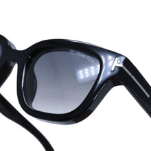 画像をギャラリービューアに読み込む, 極美品 TOMFORD トムフォード サングラス TF1274-D 1ブラック アイウェア ウェリントンシェイプ メガネ 中古 4a002336