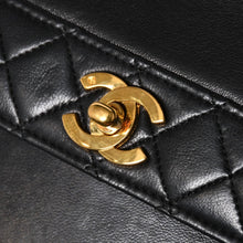 画像をギャラリービューアに読み込む, 極美品 CHANEL シャネル 台形チェーンショルダーバッグ 1番台 ココマーク ラムスキン ブラック ゴールド金具 中古 4a003368