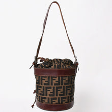 画像をギャラリービューアに読み込む, FENDI フェンディ ズッカ柄 バケットバッグ 巾着型ハンドバッグ ショルダーバッグ キャンバス レザー ブラウン シルバー金具 美品 中古 4a002914