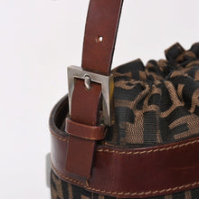 画像をギャラリービューアに読み込む, FENDI フェンディ ズッカ柄 バケットバッグ 巾着型ハンドバッグ ショルダーバッグ キャンバス レザー ブラウン シルバー金具 美品 中古 4a002914