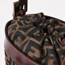 画像をギャラリービューアに読み込む, FENDI フェンディ ズッカ柄 バケットバッグ 巾着型ハンドバッグ ショルダーバッグ キャンバス レザー ブラウン シルバー金具 美品 中古 4a002914