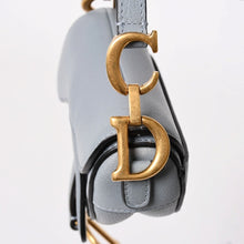 Load image into Gallery viewer, 極美品 Christian Dior クリスチャンディオール サドルマイクロバッグ クラウドブルー ミニバッグ 40XMA-0251 ゴールド金具 マグネット式 中古 4a003282