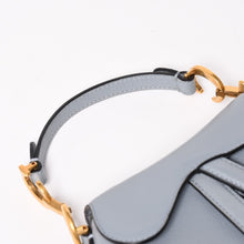 Load image into Gallery viewer, 極美品 Christian Dior クリスチャンディオール サドルマイクロバッグ クラウドブルー ミニバッグ 40XMA-0251 ゴールド金具 マグネット式 中古 4a003282