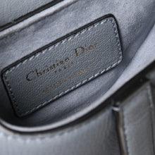 Load image into Gallery viewer, 極美品 Christian Dior クリスチャンディオール サドルマイクロバッグ クラウドブルー ミニバッグ 40XMA-0251 ゴールド金具 マグネット式 中古 4a003282