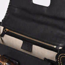 Load image into Gallery viewer, 極美品 GUCCI グッチ ニューバンブーレザー2WAYハンドバッグ ジャンニーニ ウッドハンドル ショルダーバッグ ゴールド金具 263970 中古 4a003289