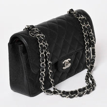画像をギャラリービューアに読み込む, 極美品 CHANEL シャネル マトラッセ23 Wフラップ Wチェーンショルダーバッグ 30番台 キャビアスキン ココマーク シルバー金具 中古 4a003533