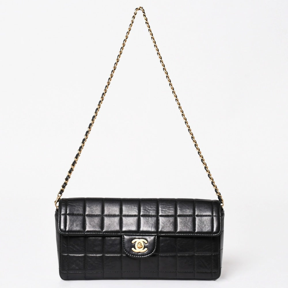 極美品 CHANEL シャネル チョコバー チェーン ショルダーバッグ ラムスキン 黒×ゴールド レディース 6番台 中古 4a003534