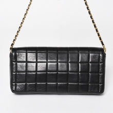 Load image into Gallery viewer, 極美品 CHANEL シャネル チョコバー チェーン ショルダーバッグ ラムスキン 黒×ゴールド レディース 6番台 中古 4a003534
