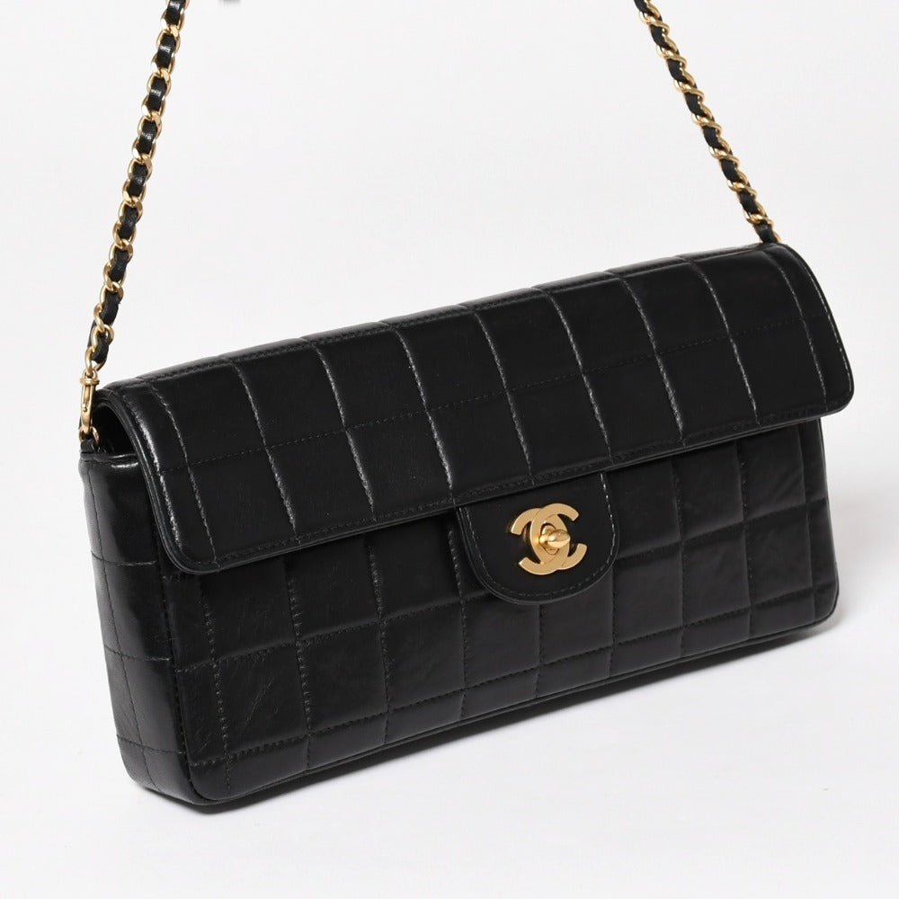 極美品 CHANEL シャネル チョコバー チェーン ショルダーバッグ ラムスキン 黒×ゴールド レディース 6番台 中古 4a003534