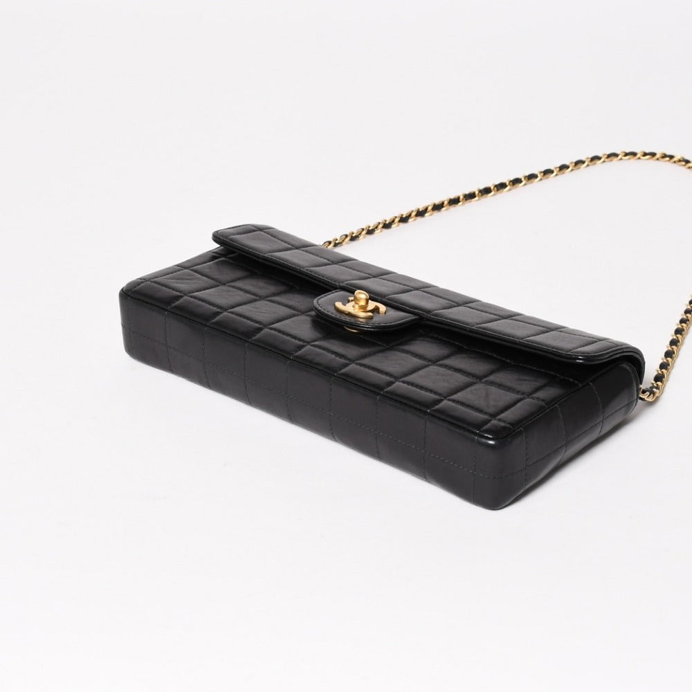 極美品 CHANEL シャネル チョコバー チェーン ショルダーバッグ ラムスキン 黒×ゴールド レディース 6番台 中古 4a003534