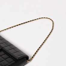 Load image into Gallery viewer, 極美品 CHANEL シャネル チョコバー チェーン ショルダーバッグ ラムスキン 黒×ゴールド レディース 6番台 中古 4a003534