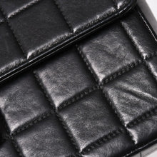 Load image into Gallery viewer, 極美品 CHANEL シャネル チョコバー チェーン ショルダーバッグ ラムスキン 黒×ゴールド レディース 6番台 中古 4a003534