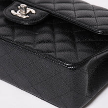 画像をギャラリービューアに読み込む, 極美品 CHANEL シャネル マトラッセ23 Wフラップ Wチェーンショルダーバッグ 30番台 キャビアスキン ココマーク シルバー金具 中古 4a003533