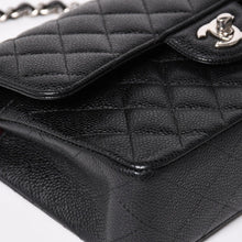 画像をギャラリービューアに読み込む, 極美品 CHANEL シャネル マトラッセ23 Wフラップ Wチェーンショルダーバッグ 30番台 キャビアスキン ココマーク シルバー金具 中古 4a003533