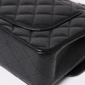 Very good condition CHANEL Matelasse 23 W flap W chain shoulder bag 30s Caviar skin Coco mark Silver hardware Used 4a003533