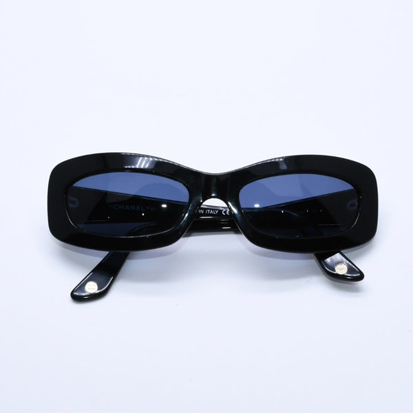 極美品 CHANEL シャネル サングラス アイウェア オバール型 ブラックフレーム ココマーク マトラッセ 5006 c.501/91 中古 4a003376