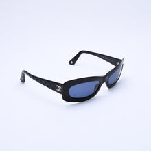 Load image into Gallery viewer, 極美品 CHANEL シャネル サングラス アイウェア オバール型 ブラックフレーム ココマーク マトラッセ 5006 c.501/91 中古 4a003376