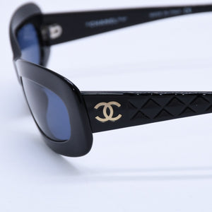 極美品 CHANEL シャネル サングラス アイウェア オバール型 ブラックフレーム ココマーク マトラッセ 5006 c.501/91 中古 4a003376