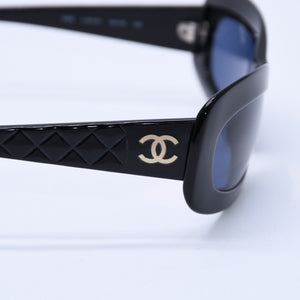 極美品 CHANEL シャネル サングラス アイウェア オバール型 ブラックフレーム ココマーク マトラッセ 5006 c.501/91 中古 4a003376