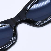 Load image into Gallery viewer, 極美品 CHANEL シャネル サングラス アイウェア オバール型 ブラックフレーム ココマーク マトラッセ 5006 c.501/91 中古 4a003376