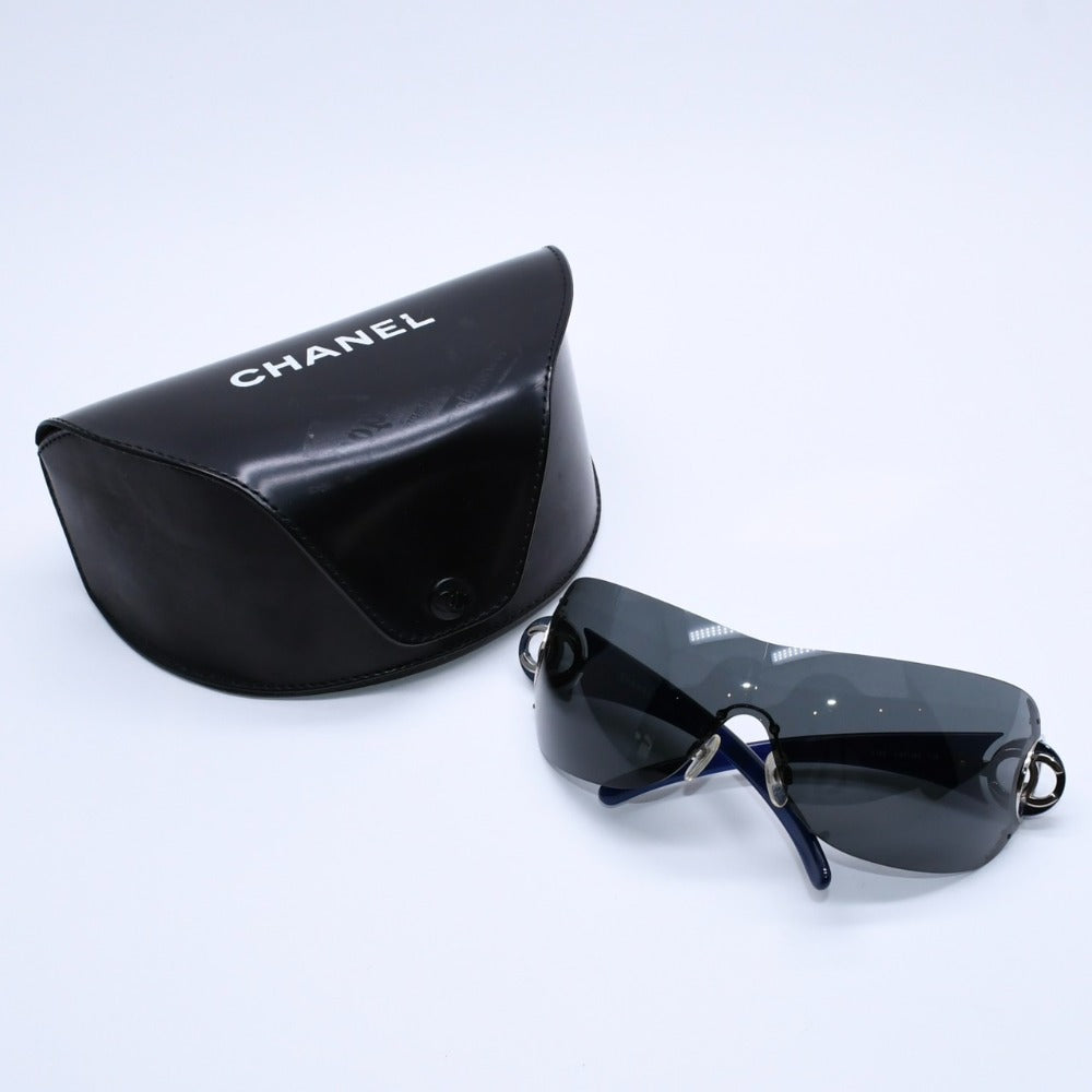 極美品 CHANEL シャネル サングラス アイウェア ココマーク シームレスレンズ ブルーフレーム 4145- c.351/87 中古 4a003380
