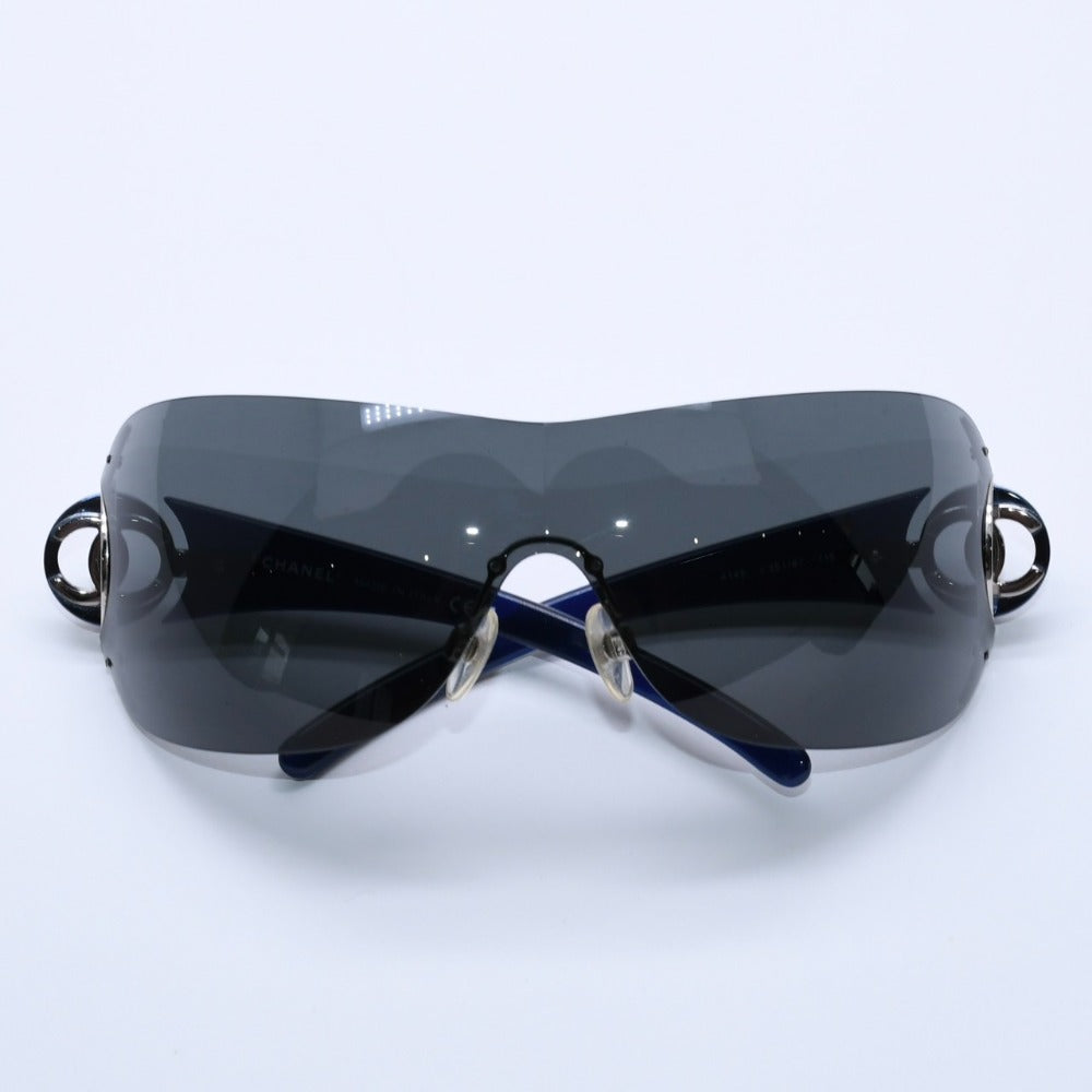 極美品 CHANEL シャネル サングラス アイウェア ココマーク シームレスレンズ ブルーフレーム 4145- c.351/87 中古 4a003380