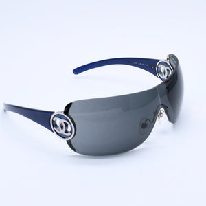 極美品 CHANEL シャネル サングラス アイウェア ココマーク シームレスレンズ ブルーフレーム 4145- c.351/87 中古 4a003380