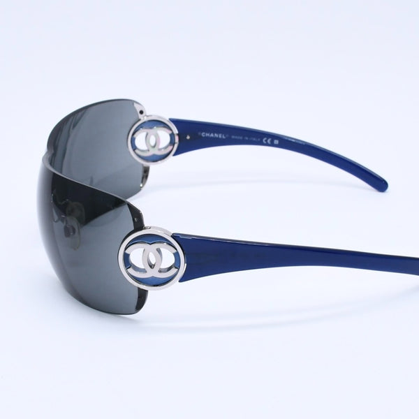 極美品 CHANEL シャネル サングラス アイウェア ココマーク シームレスレンズ ブルーフレーム 4145- c.351/87 中古 4a003380