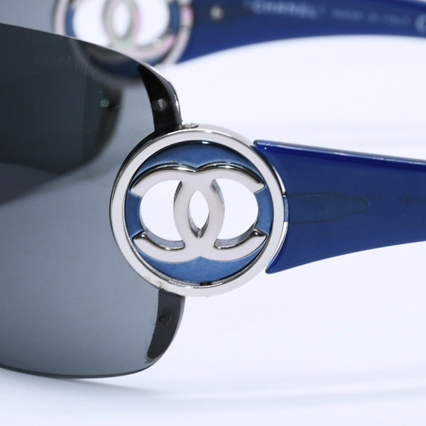 極美品 CHANEL シャネル サングラス アイウェア ココマーク シームレスレンズ ブルーフレーム 4145- c.351/87 中古 4a003380