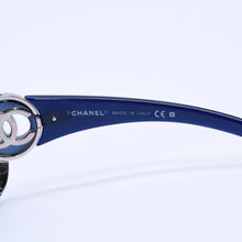 画像をギャラリービューアに読み込む, 極美品 CHANEL シャネル サングラス アイウェア ココマーク シームレスレンズ ブルーフレーム 4145- c.351/87 中古 4a003380