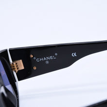画像をギャラリービューアに読み込む, 極美品 CHANEL シャネル マトラッセココマークサングラス ブラック アイウェア 01450 94305 メガネ ゴールド金具 中古 4a003377