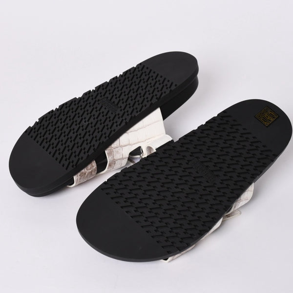 New and unused HERMES Chypre sandals Himalayan Niloticus Matte finish Reference price 1199000 yen Used 4a002114