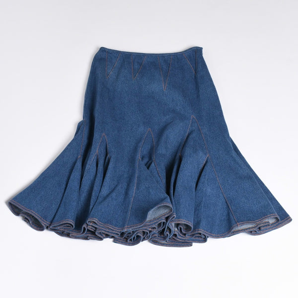 Very Good Condition Christian Dior Denim Skirt Mermaid Silhouette Denim Fabric Very Good Condition Christian Dior Denim Skirt Mermaid Silhouette Denim Fabric Indigo Flare Blue Galliano Period Orange Stitch Used 4a001960Digo Flare Blue Used 4a001960