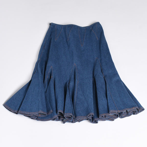 Very Good Condition Christian Dior Denim Skirt Mermaid Silhouette Denim Fabric Very Good Condition Christian Dior Denim Skirt Mermaid Silhouette Denim Fabric Indigo Flare Blue Galliano Period Orange Stitch Used 4a001960Digo Flare Blue Used 4a001960