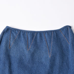Very Good Condition Christian Dior Denim Skirt Mermaid Silhouette Denim Fabric Very Good Condition Christian Dior Denim Skirt Mermaid Silhouette Denim Fabric Indigo Flare Blue Galliano Period Orange Stitch Used 4a001960Digo Flare Blue Used 4a001960
